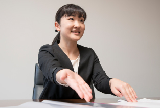 社員紹介（業務部：イメージ写真）